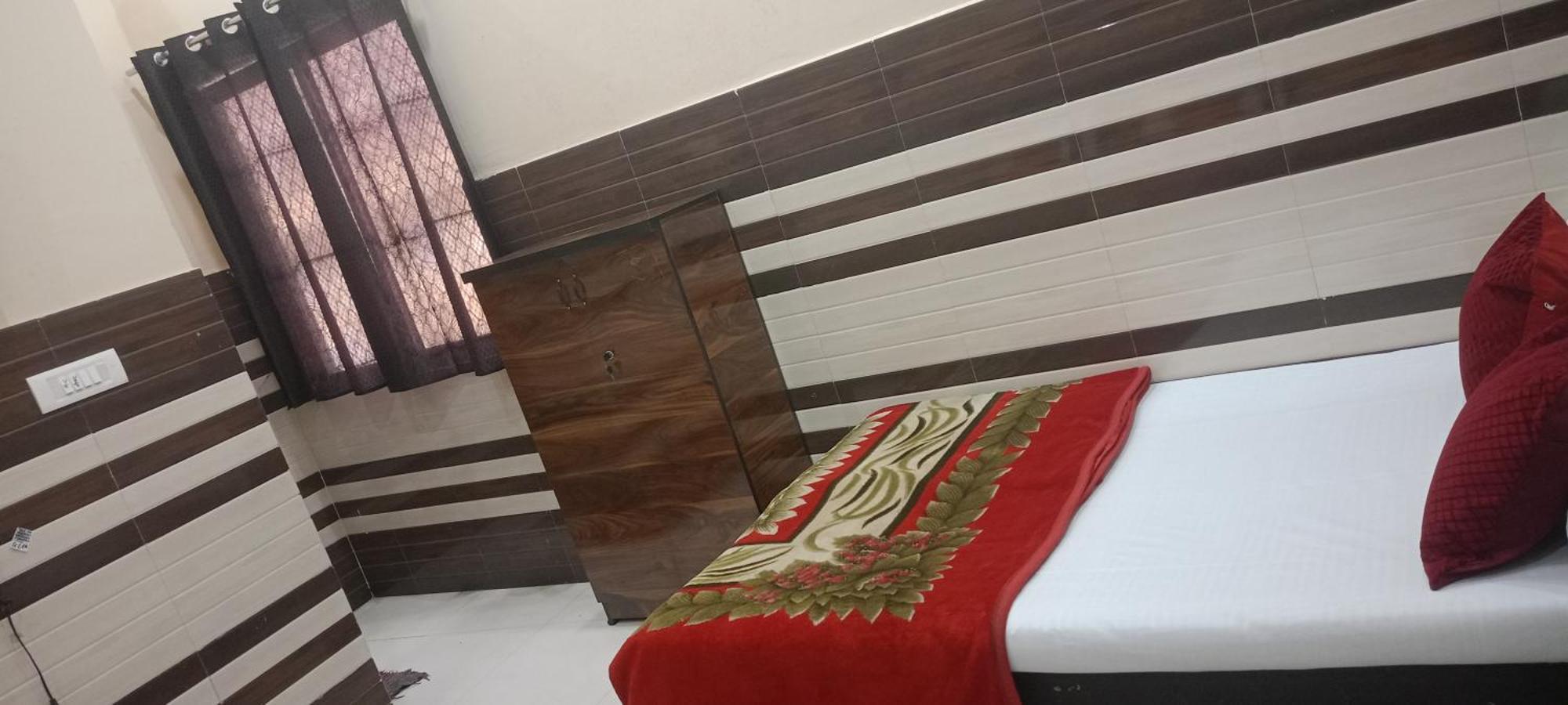 New Gayatri Palace Near Prem Mandir Вриндавана Экстерьер фото