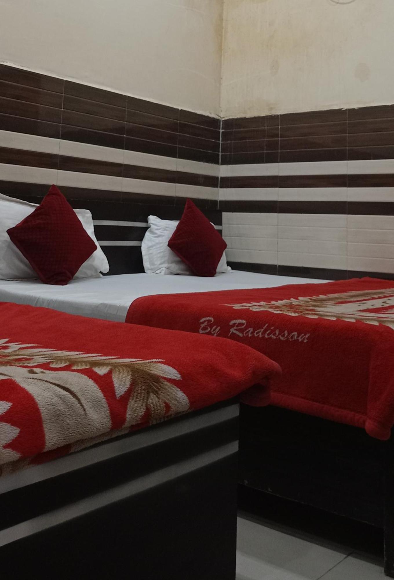 New Gayatri Palace Near Prem Mandir Вриндавана Экстерьер фото